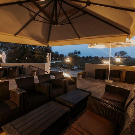Hotel Podjadek Гужно Экстерьер фото