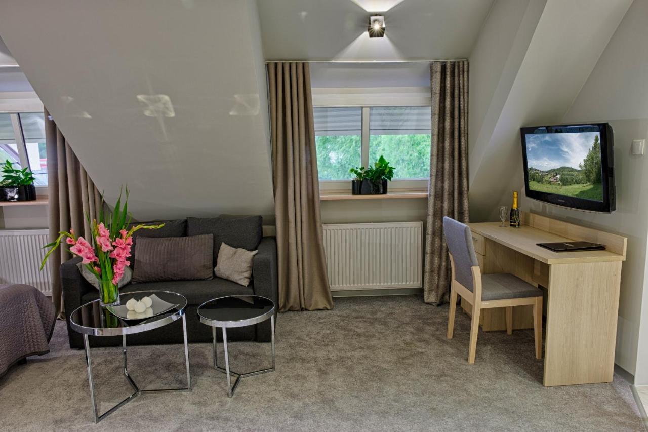 Hotel Podjadek Гужно Экстерьер фото