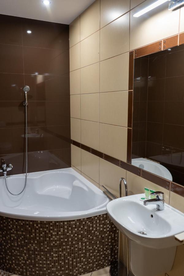 Hotel Podjadek Гужно Экстерьер фото